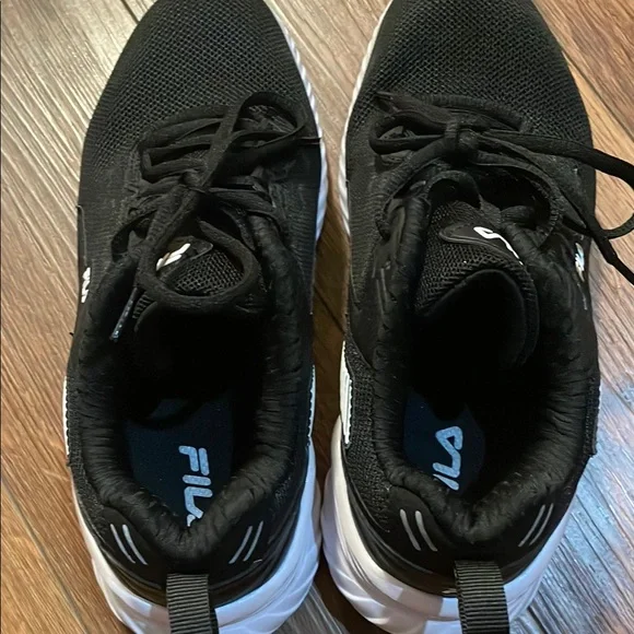 Fila Energized Women’s Black Sneakers - Picture 4 of 8